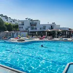 Semiramis Village Отель Херсониссос