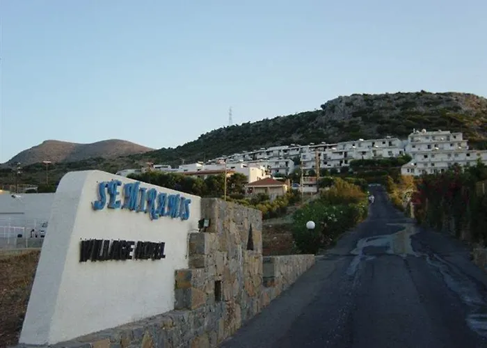 Semiramis Village 酒店