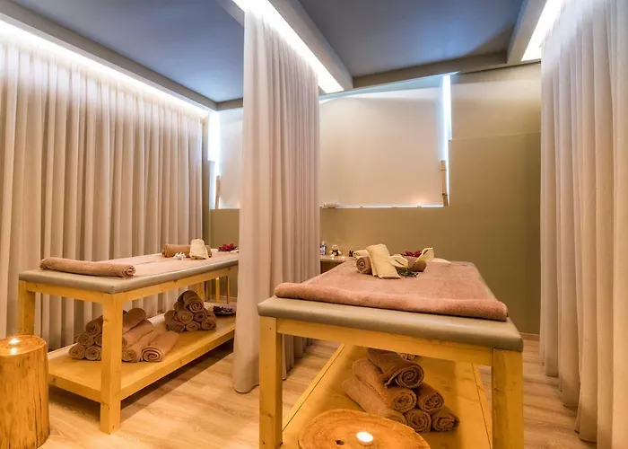 Semiramis Village 酒店