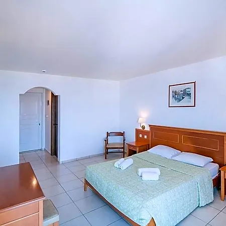 Hotel Semiramis Village 4*