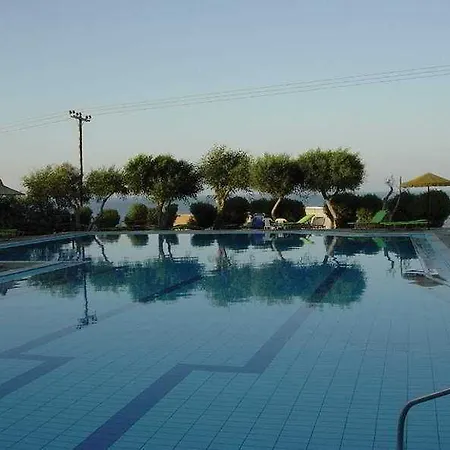Semiramis Village מלון