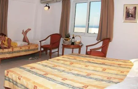 מלון Semiramis Village