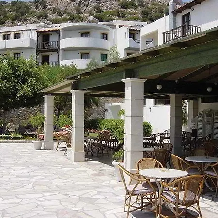 מלון Semiramis Village