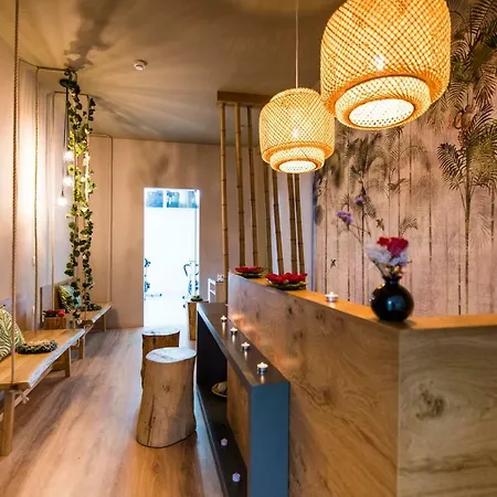 Готель Semiramis Village 4*