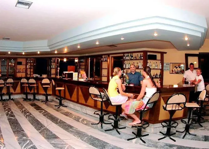 Semiramis Village Hotel 4*