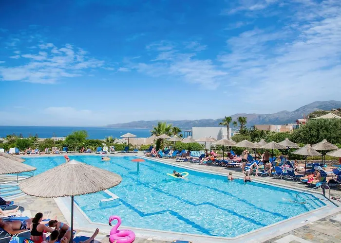 Готель Semiramis Village 4*